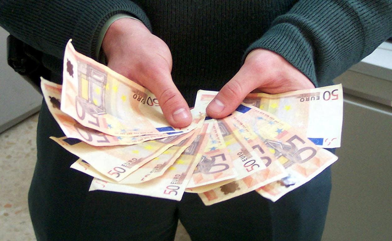 Cuánto Dinero Puedo Tener Encima El Límite De Dinero En Efectivo Que Puedes Llevar Encima 8389